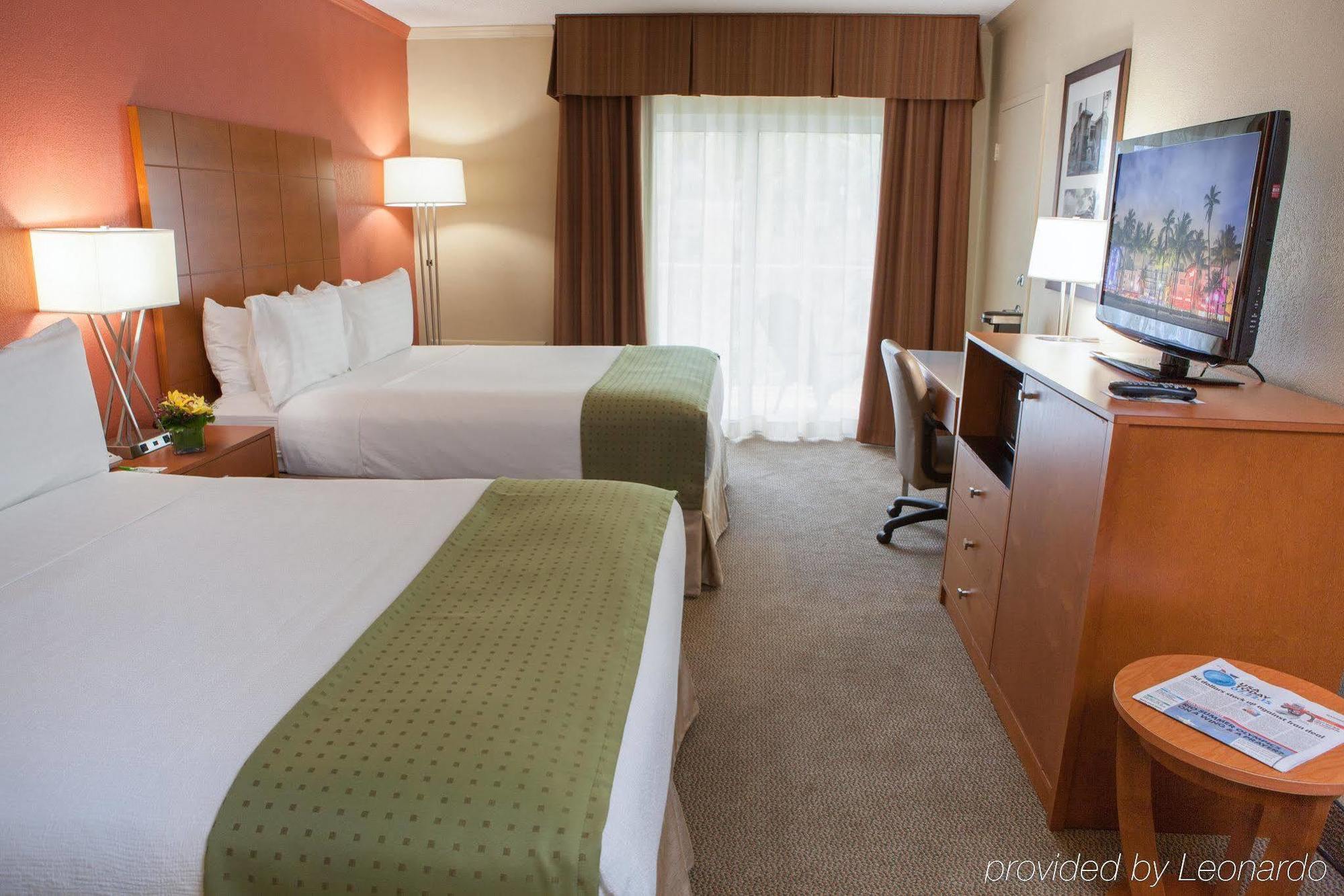 Holiday Inn Coral Gables / University Екстериор снимка